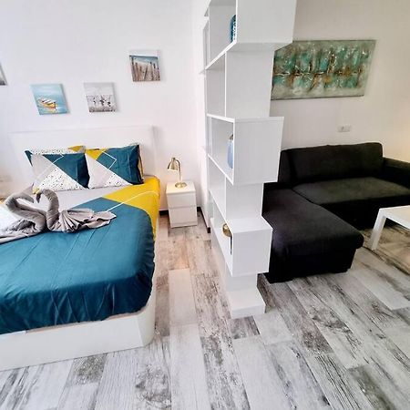 Apartamento Smeraldo 11 Playa Roca Коста Тегисе Екстериор снимка