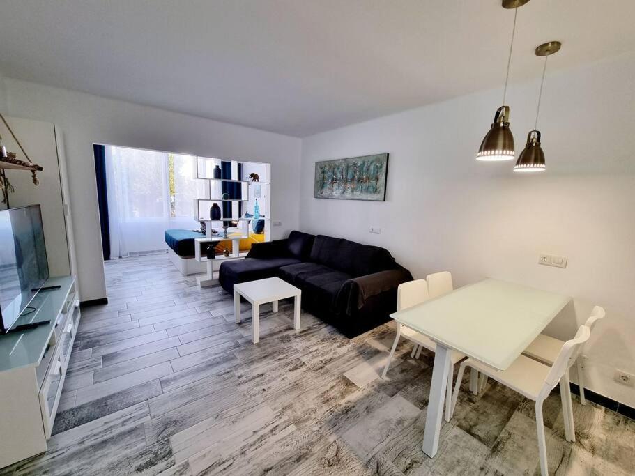 Apartamento Smeraldo 11 Playa Roca Коста Тегисе Екстериор снимка