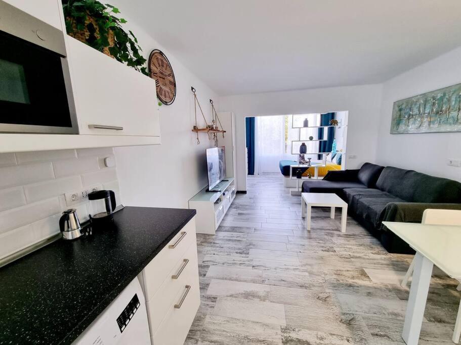 Apartamento Smeraldo 11 Playa Roca Коста Тегисе Екстериор снимка
