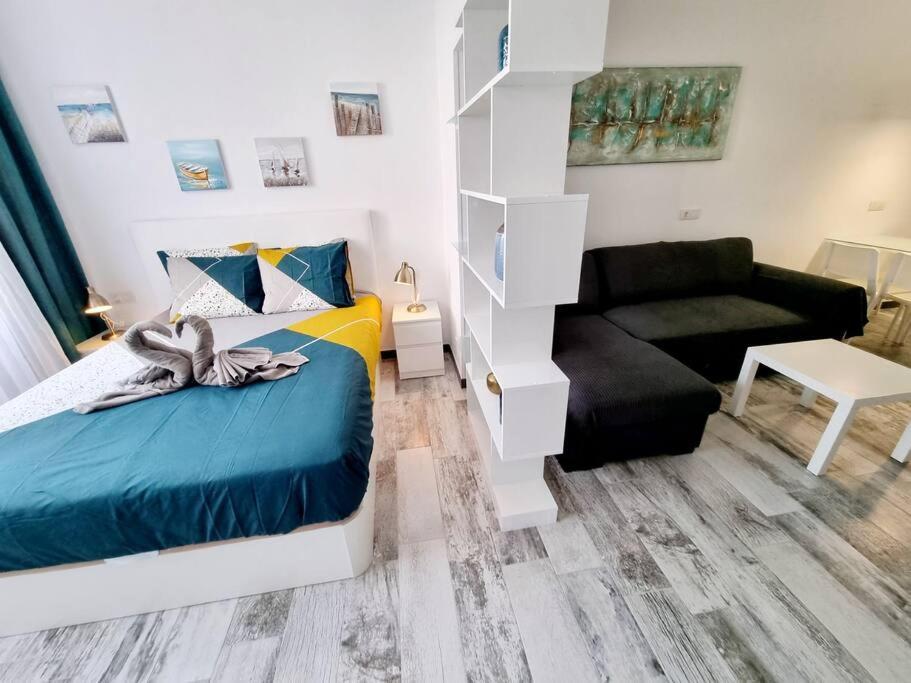 Apartamento Smeraldo 11 Playa Roca Коста Тегисе Екстериор снимка