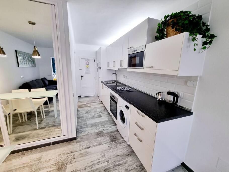Apartamento Smeraldo 11 Playa Roca Коста Тегисе Екстериор снимка