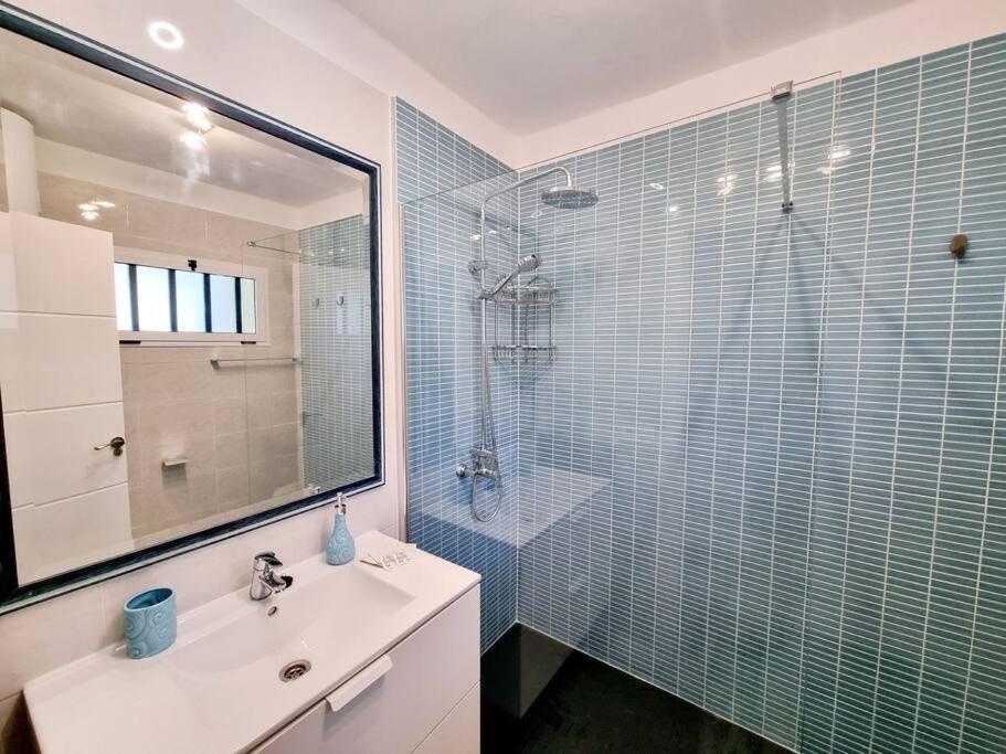 Apartamento Smeraldo 11 Playa Roca Коста Тегисе Екстериор снимка